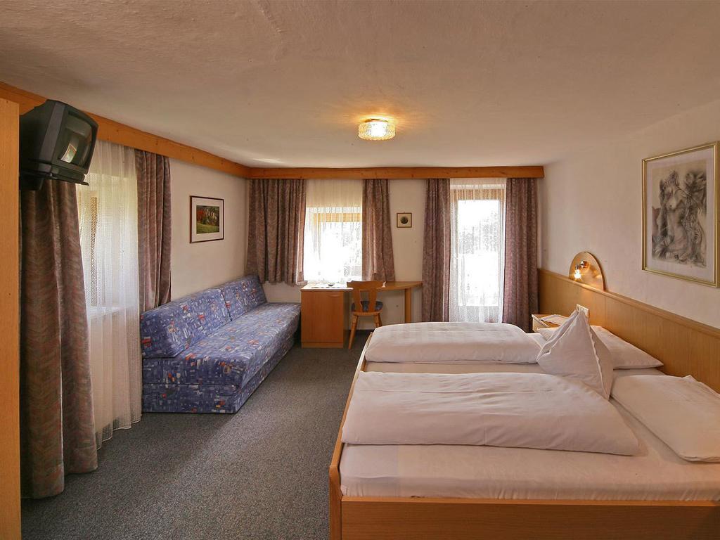 Pension Aichner Terento Habitación foto